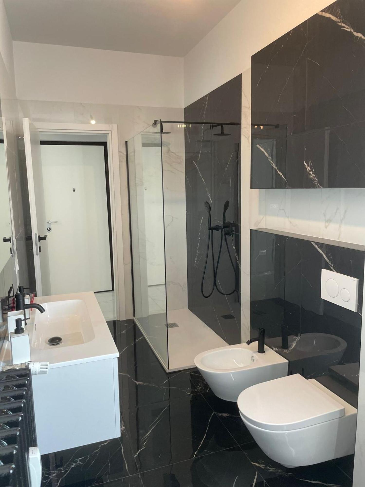 Luxury Home 100 Mq A Stone'S Throw From The Duomo Милано Екстериор снимка